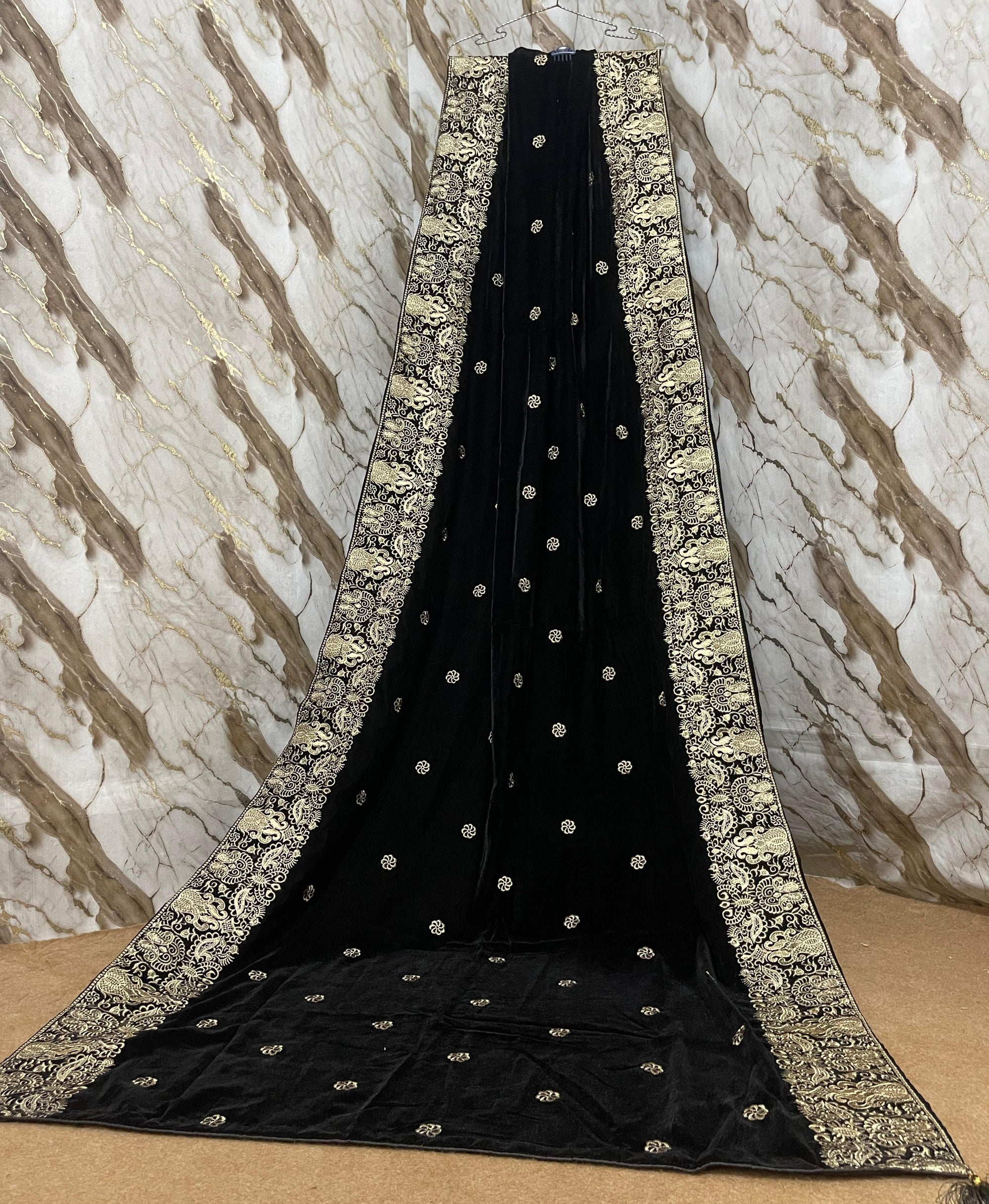 DZ-10 Luxury Valvet Embroidery Shawl