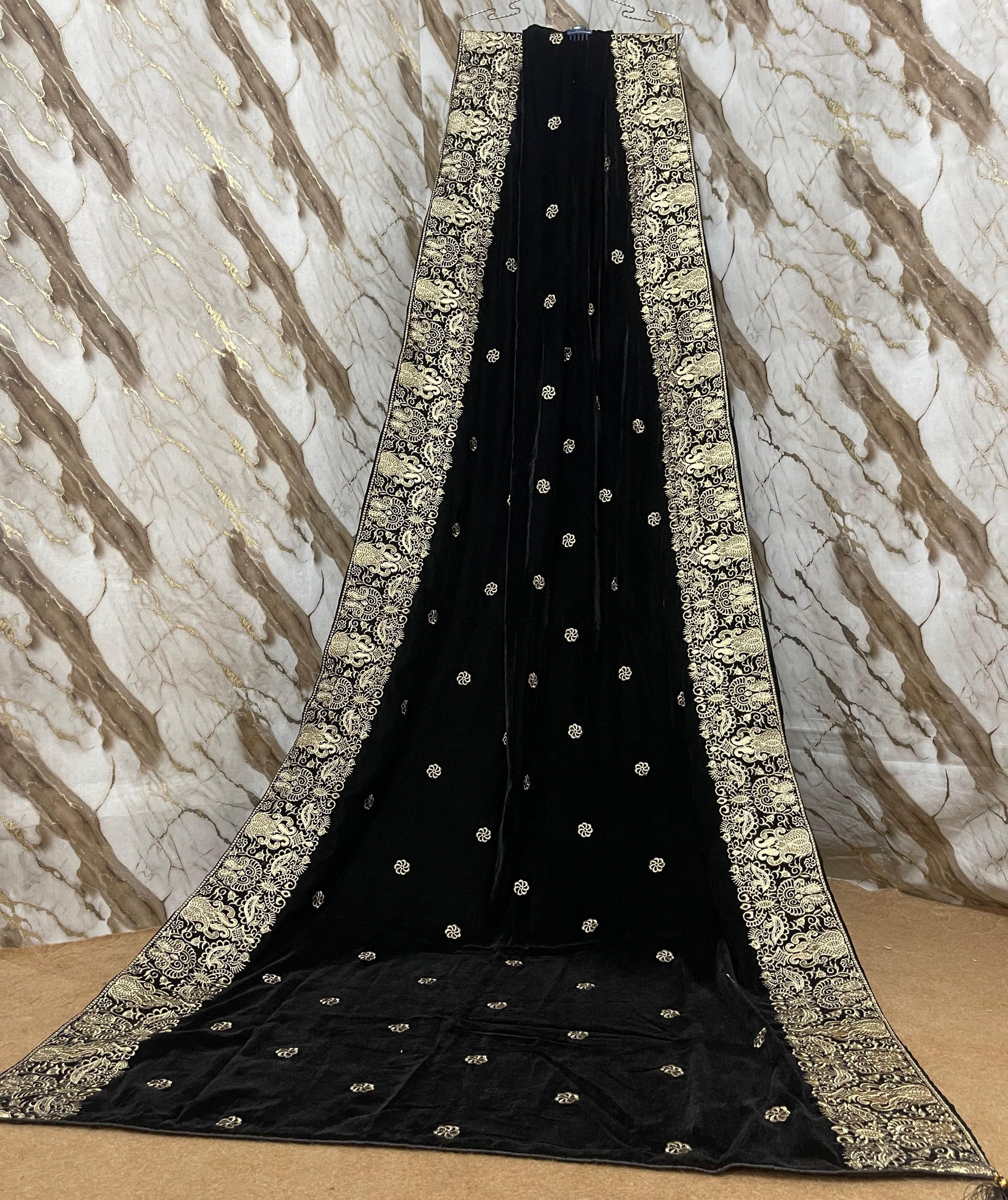 DZ-10 Luxury Valvet Embroidery Shawl